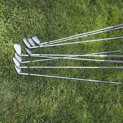 Wilson Staff Fi5 Irons 3-PW