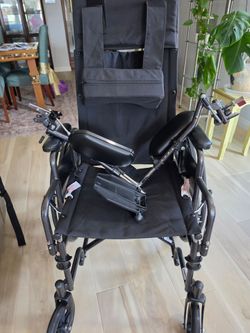 Like New Reclining Wheel Chair. Small Enough For Transport