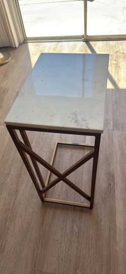 End table/ corner table