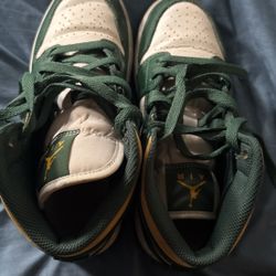 Green Nike