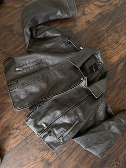 Fashion nova crop leather grey jacket