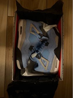 Jordan 4’s university blue