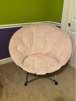 Soft pink cozy papasan chair