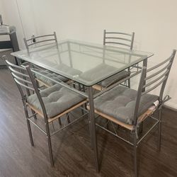 Dining Table with Chairs + Matching Cushion Set – Like new Condition