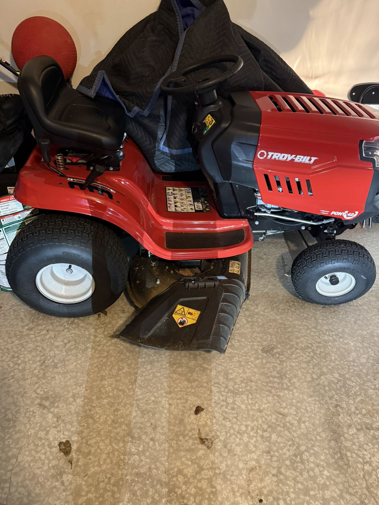 Riding Lawnmower: Troy Bilt Pony 42 In 