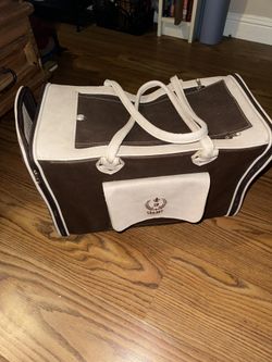 pet carrier