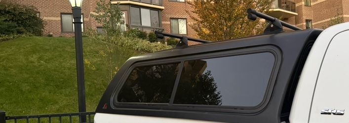 LEER 2014-2021 Toyota Tundra 5.5’ Truck Cap with Roof Rack 100XR