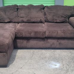 Brown Velvet Reversible Sectional (FREE DELIVERY 🚚)
