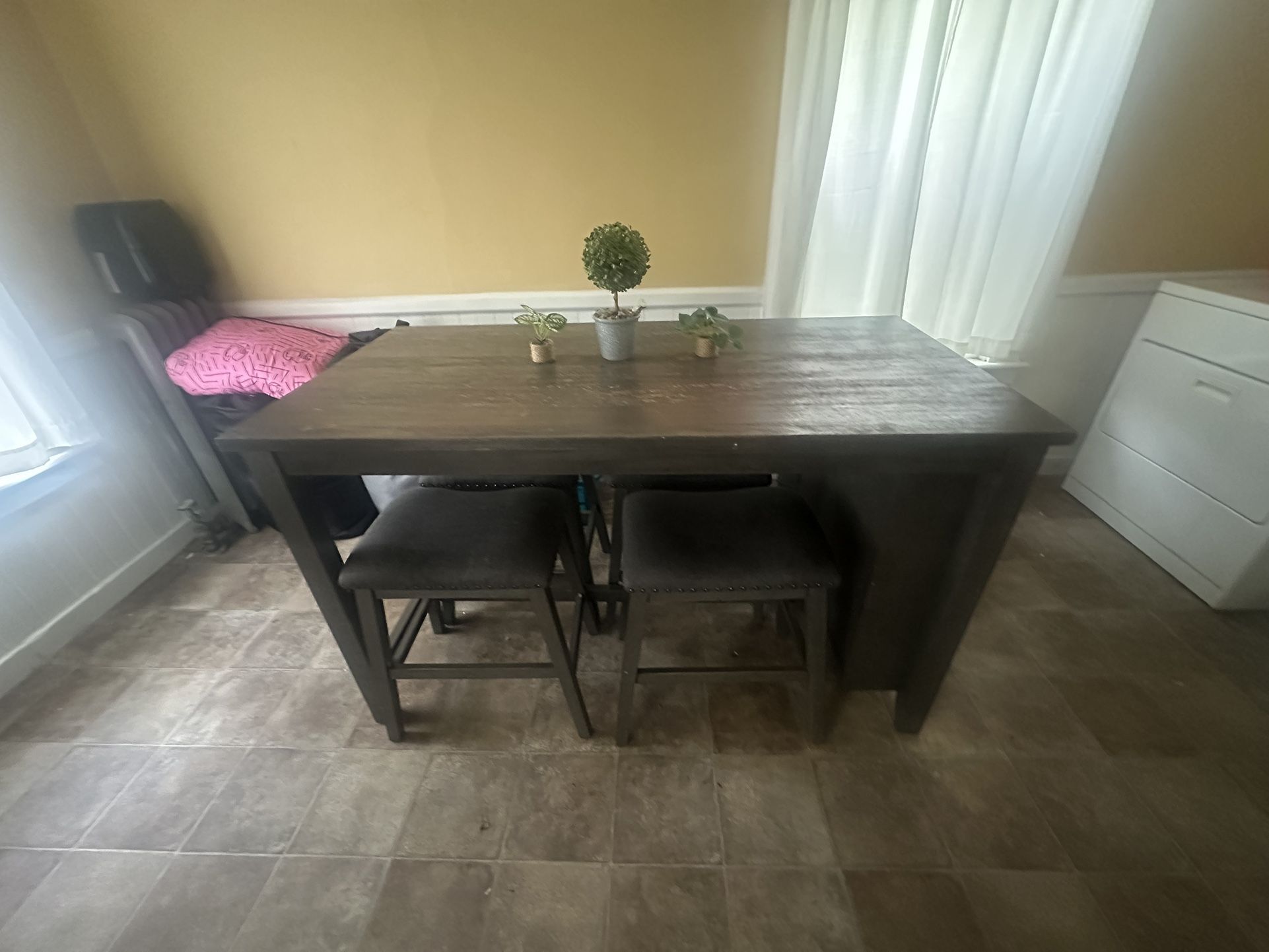 Dinning Table Bar Chairs 