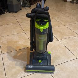 Black Decker Vacuum And Good Condition