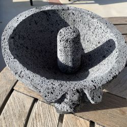 Molcajete de piedra volcánica 9”