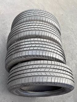 185/65r15 Michelin tires con 80% de Vida las 4