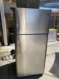 Kenmore Refrigerator 
