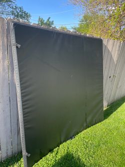Pick up trunk cover
