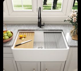 DeerValley Harvest Farmhouse apron front 33-in x 20-in Fireclay Single bowl Workstation Kitchen Sink