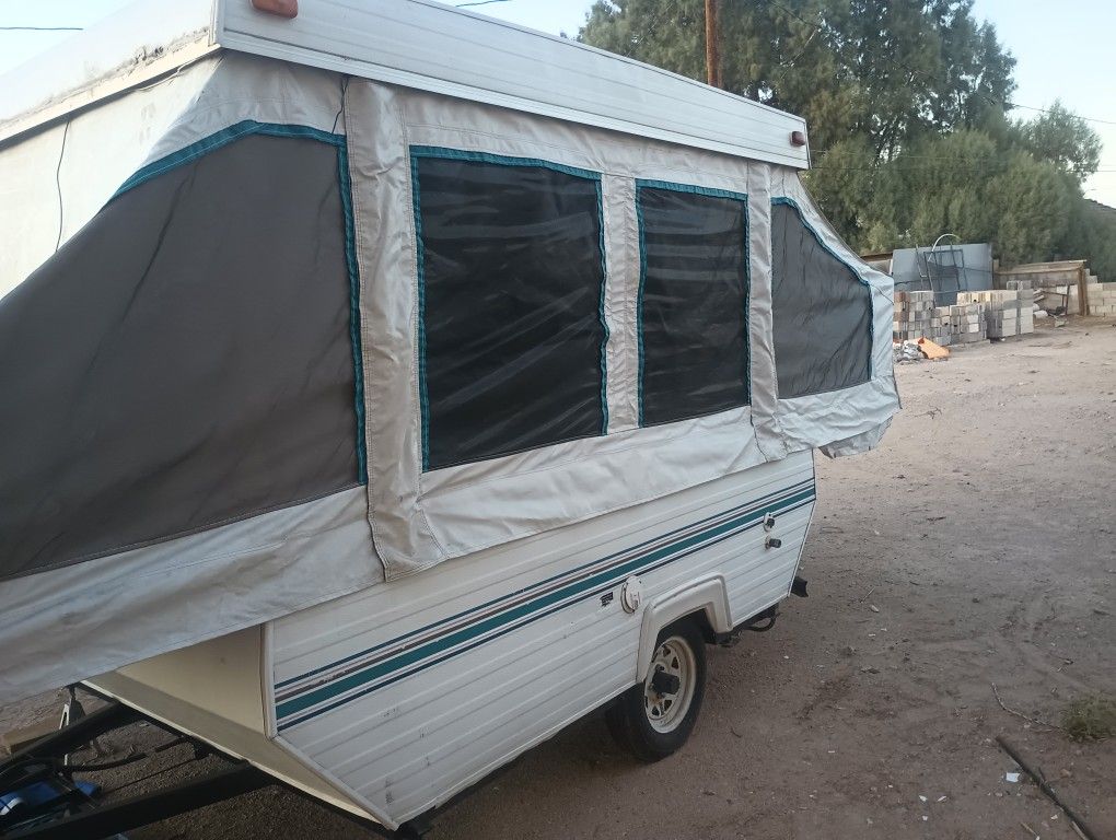 95 Palomino Colt Pop Up Trailer for Sale in Las Vegas, NV OfferUp