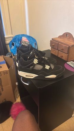 Jordan 4 White Thunder