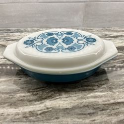 Late 1960s Pyrex Horizon Blue divided casserole dish in amazing condition! 