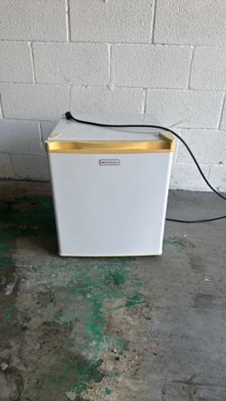 Mini fridge