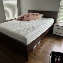 Queen Bed With Mattress And Box Spring