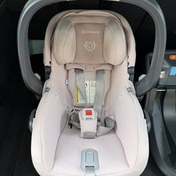 UppaBaby Car seat With Base