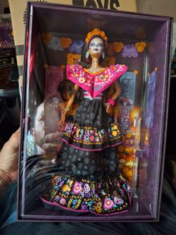 Barbie Signature Dia De Muertos Collector Doll