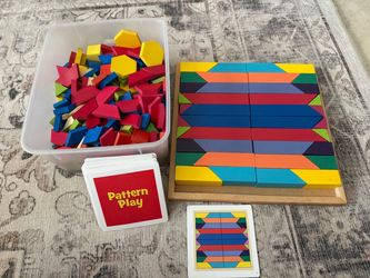 Shape/pattern blocks bundle , pet and smoke free home. Pick up Oviedo.