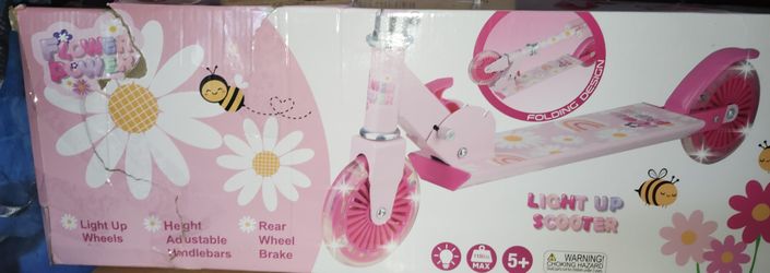 Girls Light Up Scooter