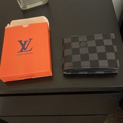 Pink LV wallet for Sale in Seattle, WA - OfferUp