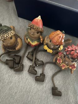 Little harvest chics shelve sitters
