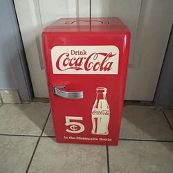 Mini Fridge 