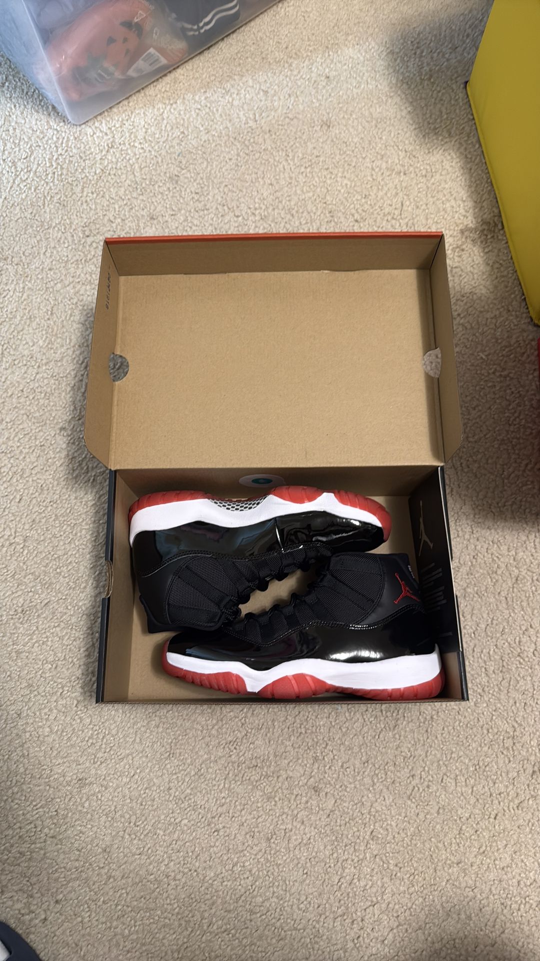 Air Jordan 11 Bred size 8.5