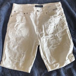 AÉROPASTALE White Slim Shorts