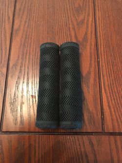 Mountain bike grips