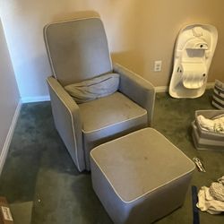 Rocking Chair Million Dollar Baby $800 Value