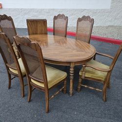 🍽️ Elegant Vintage Dining Set – Table + 6 Chairs + 2 Leaves