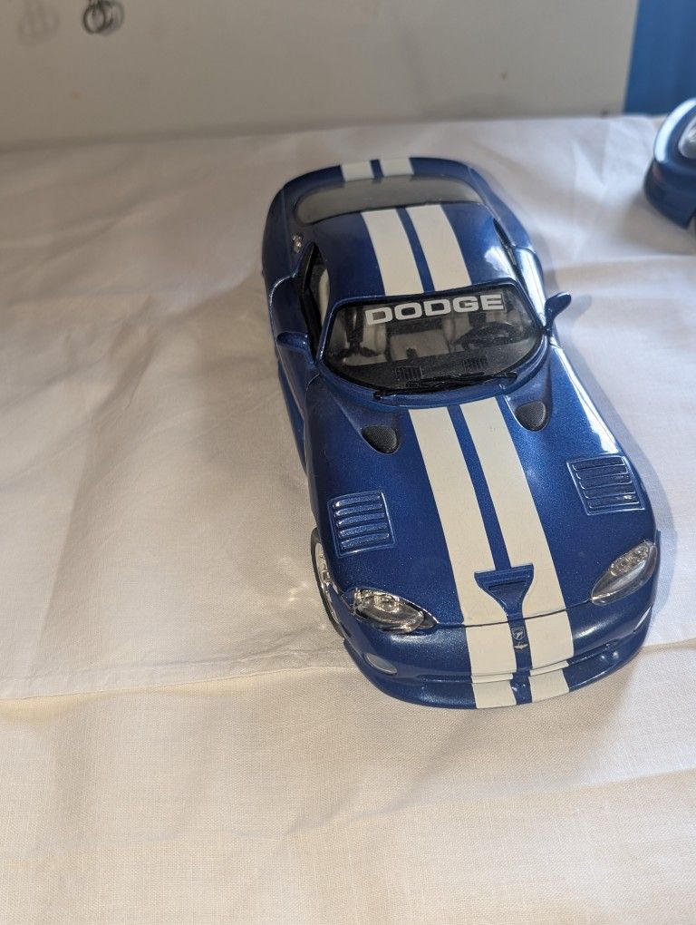 Maisto Dodge Viper GTS Coupe 1:18 scale die cast car
