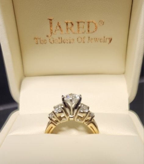 Diamond Engagement Ring, Leo Collection - Jared