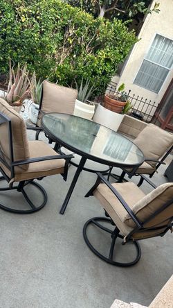 HAMPTON BAY PATIO TABLE SET