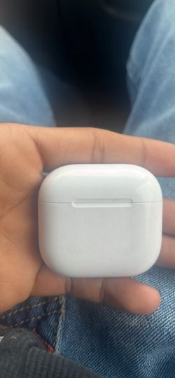 AirPods 4 TAKING CASH OFFERS