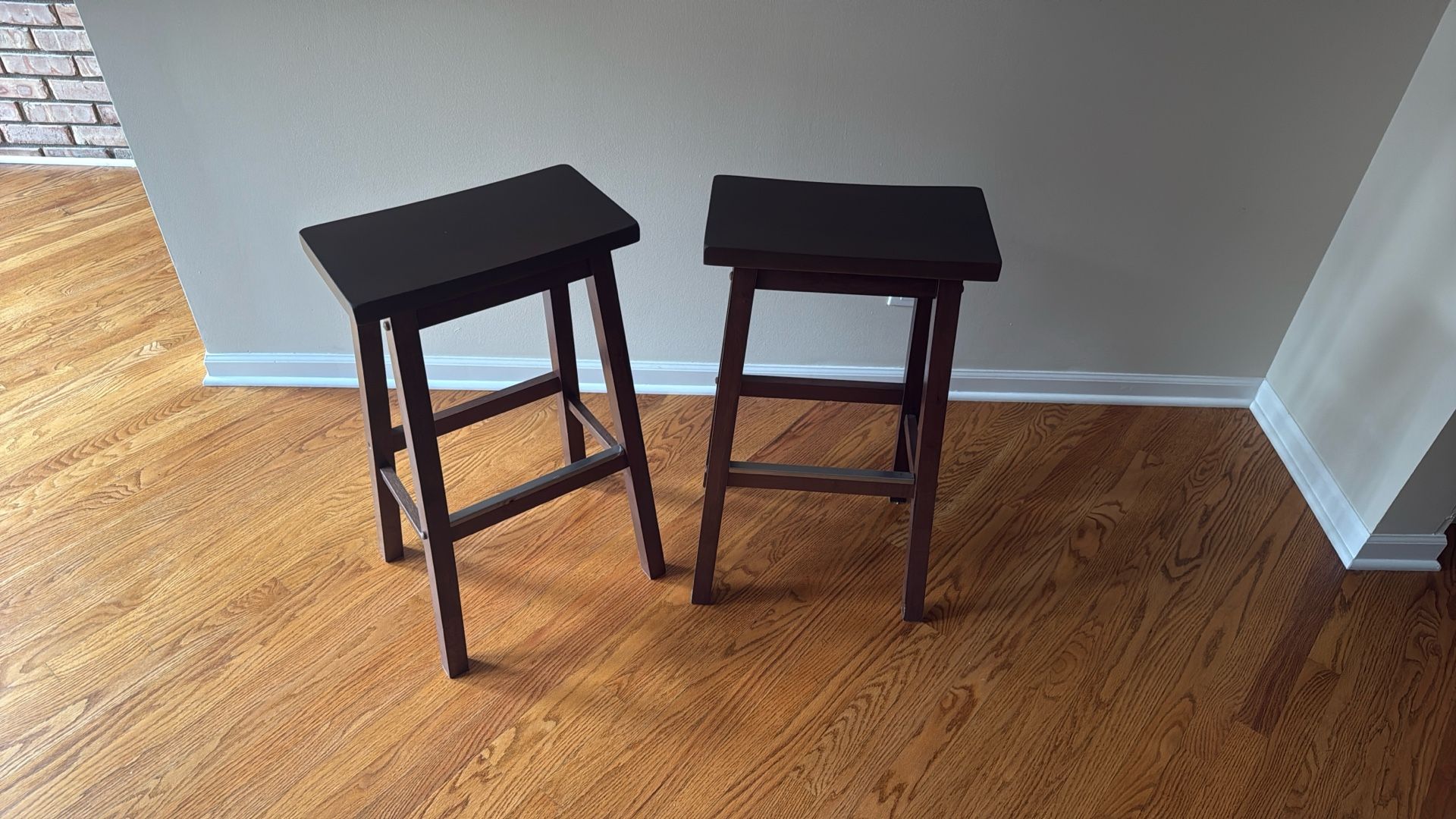 Amazon Basics 29” Bar Stools (set of 2)