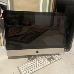 Apple Monitor W/keyboard 