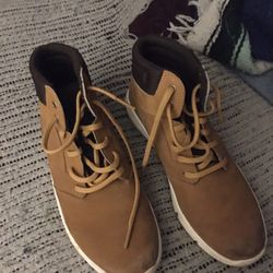 Lnew Timberland boots size 4 only $45 firm 