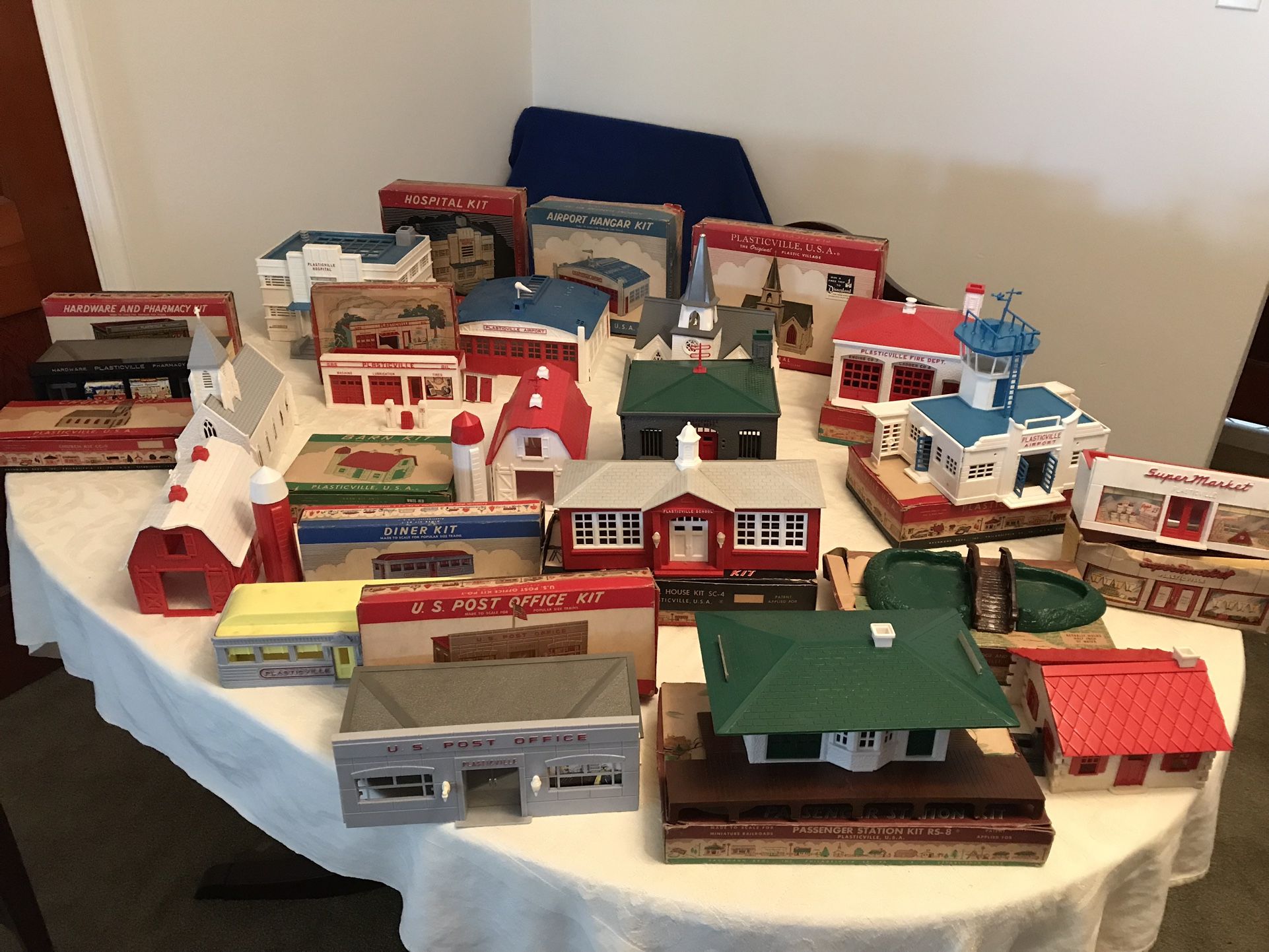 Plasticville; For Train Sets
