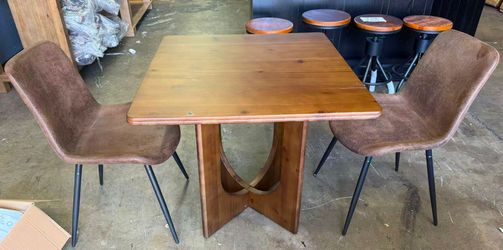 New assembled set of 3 , 1 dining table with 2 dining chairs