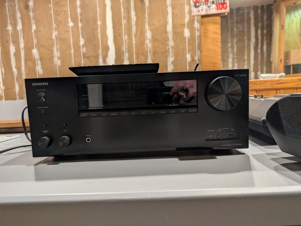 Onkyo Receiver And 5 Boston Acoustic Surround Sound Speakers