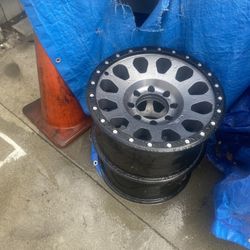 Fuel Vector wheels  8 Lug 17”