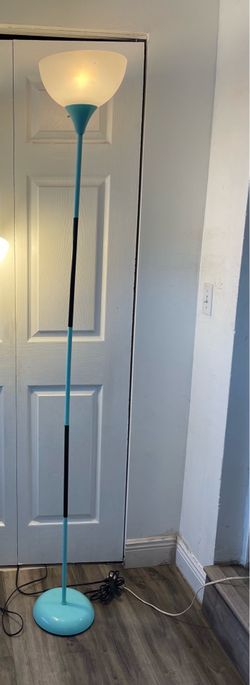 Floor Lamp 73”H In Good Condition $10 Firm On Price