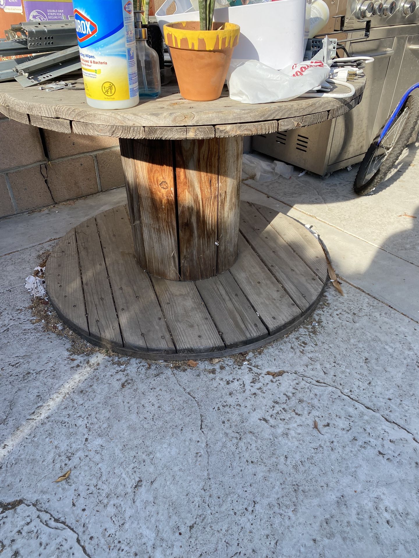 2 Round Table