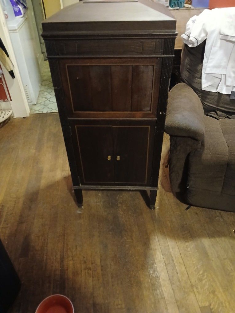 Antique Columbia Phonograph